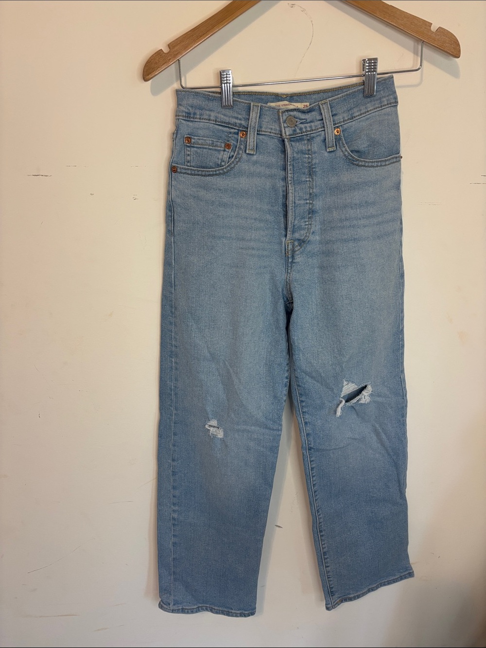 Levi’s button fly Ribcage Straight Ankle Jeans - Light Wash with distressing